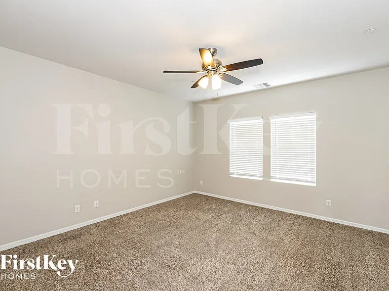 838 N Water St — Photo 9