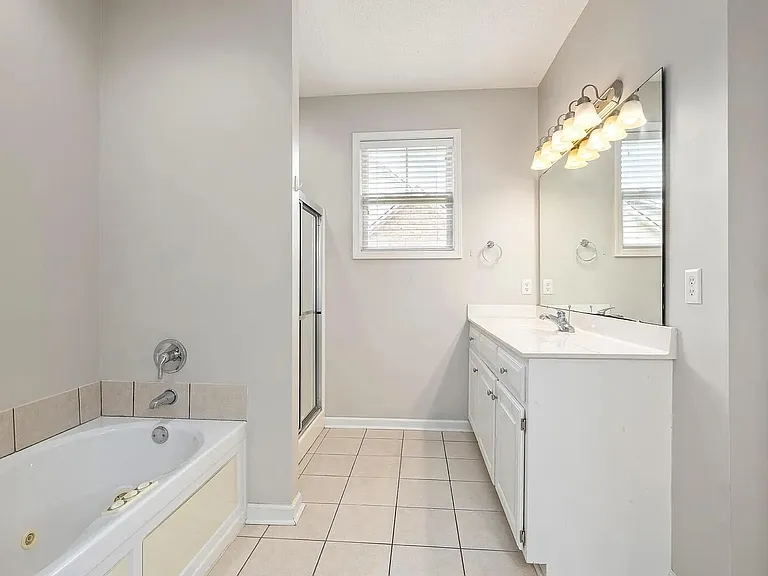 3225 Mayflower Ln — Photo 32