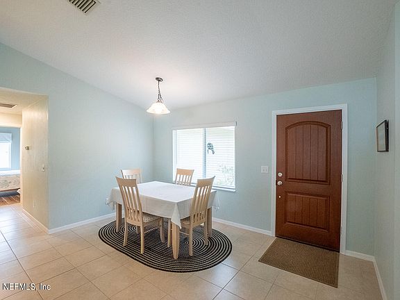 3rd image of 31 WESTMOUNT Lane