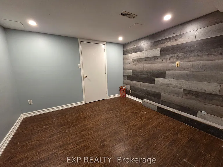 696 Penny Ln #LOWER — Photo 7