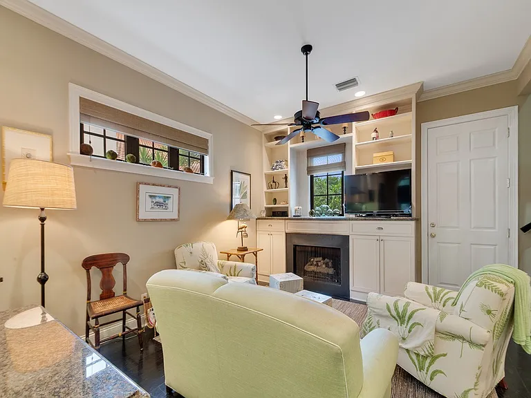 2646 Cardinal Dr — Photo 8