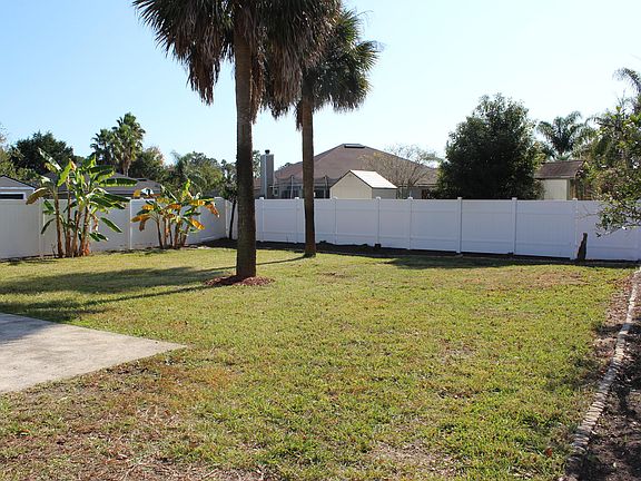 3rd image of 13262 Mendenhall Pl