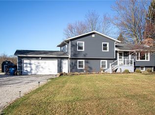 8182 Hubbard Valley Rd, Seville, OH 44273