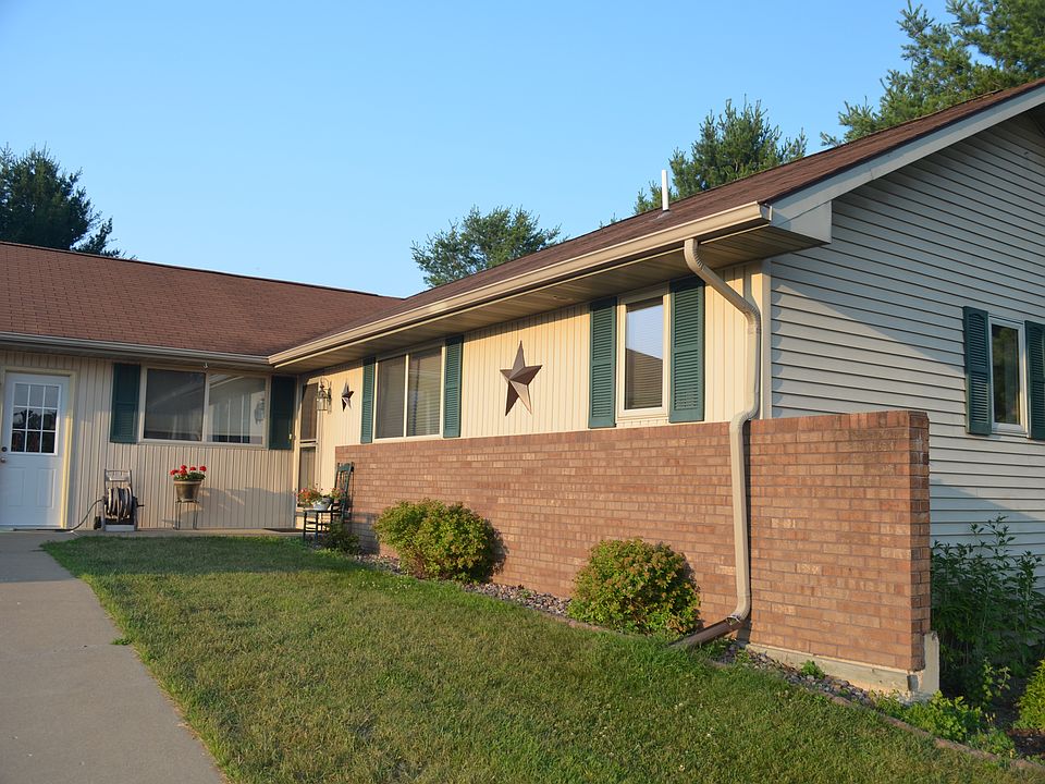 1st image of 811 Fairway Cir