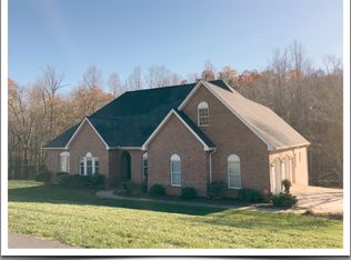 1188 Willow Creek Dr, Newton, NC 28658