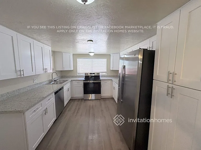 2627 N 70th Pl — Photo 5