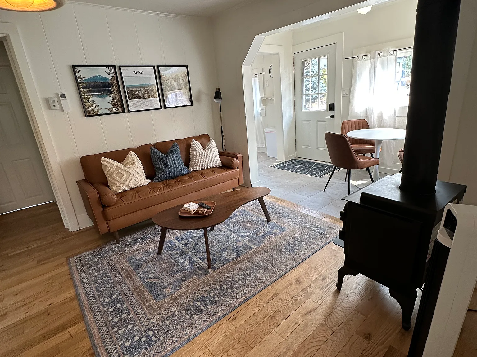2 bed, 748 sqft, $2,300 — Photo 3