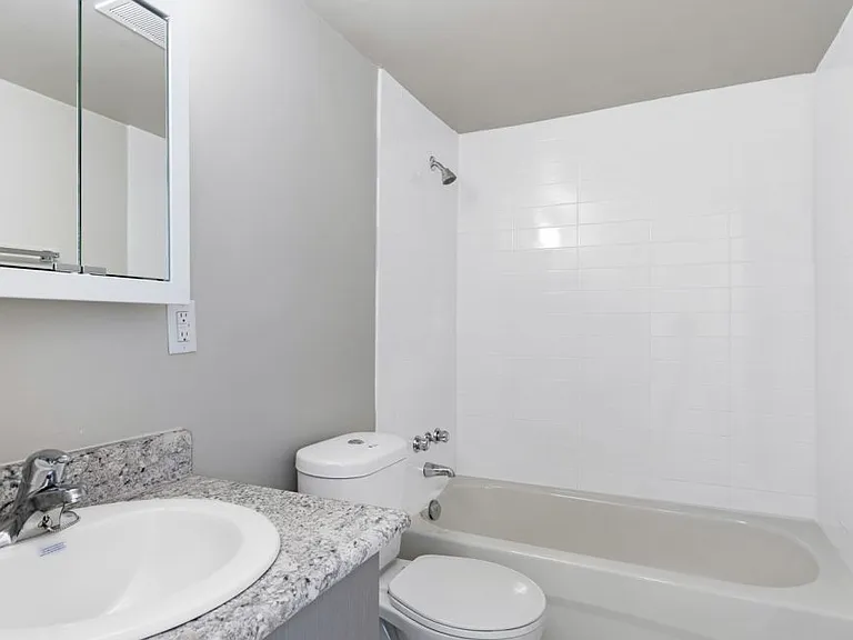 3875 Sheppard Ave E — Photo 16