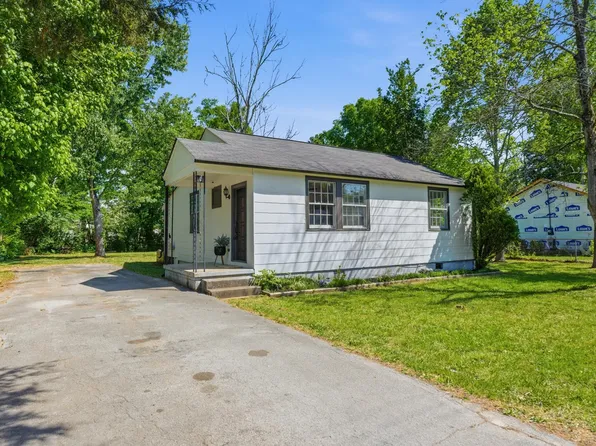 1906 Dunn Ln, Hixson, TN 37343