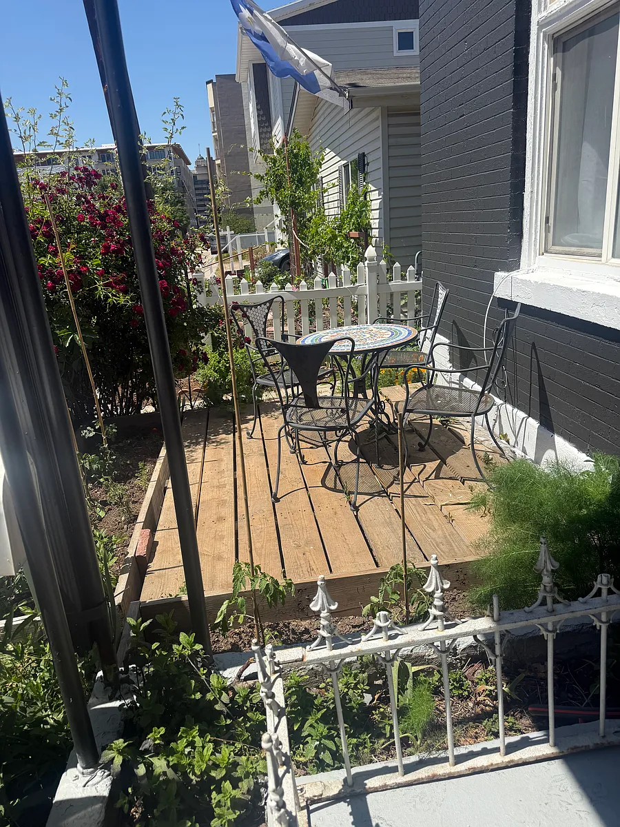 Building Photo - 341 E Stanton Ave #4