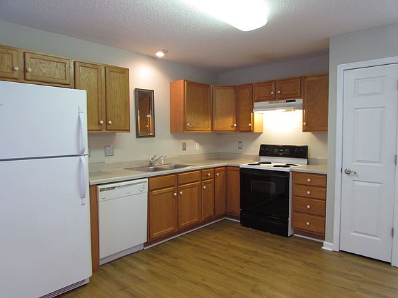 4th image of 1701 Brookgreen Ave
