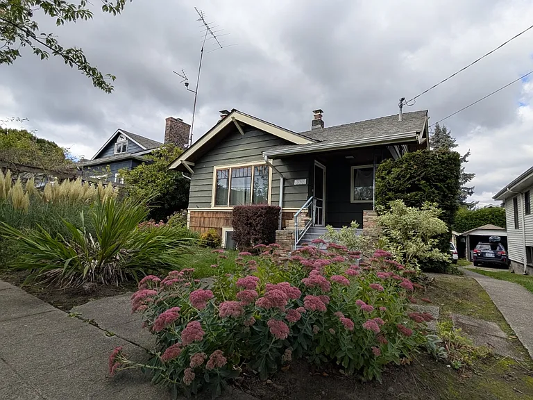 NE 55th St — Photo 3