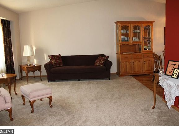 5th image of 2575 Helmo Ave N