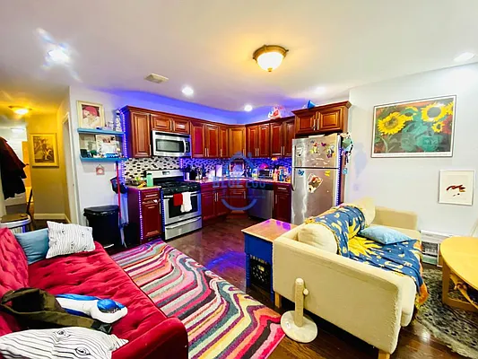 Rented by Blue Egg Realty Corp | media 4