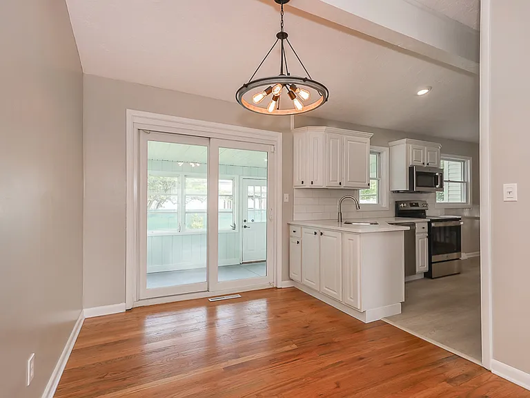 22290 Sharon Ln — Photo 7