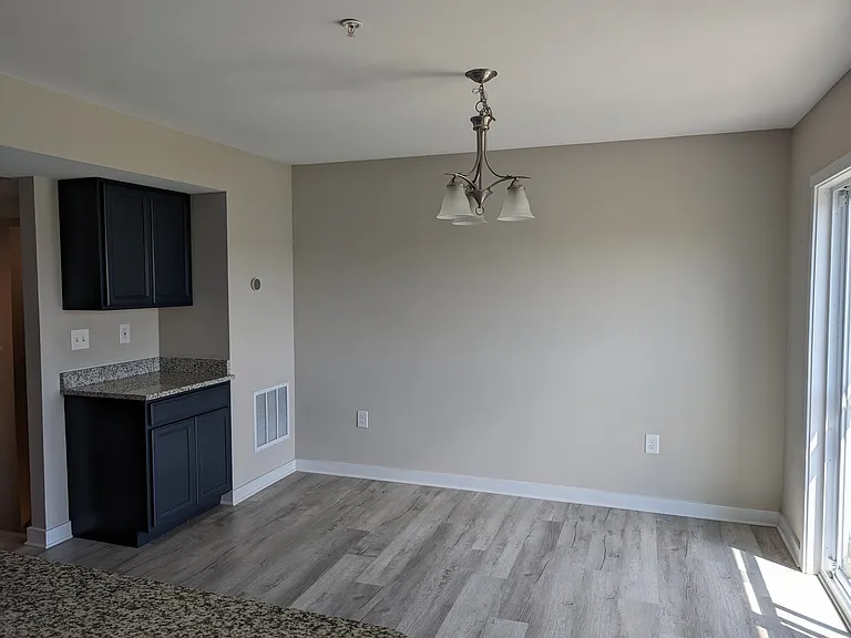 117 Carnes Way — Photo 6