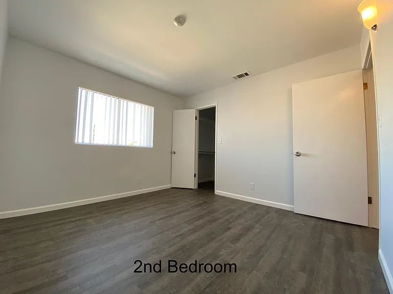 1816 Marshallfield Ln #B — Photo 9