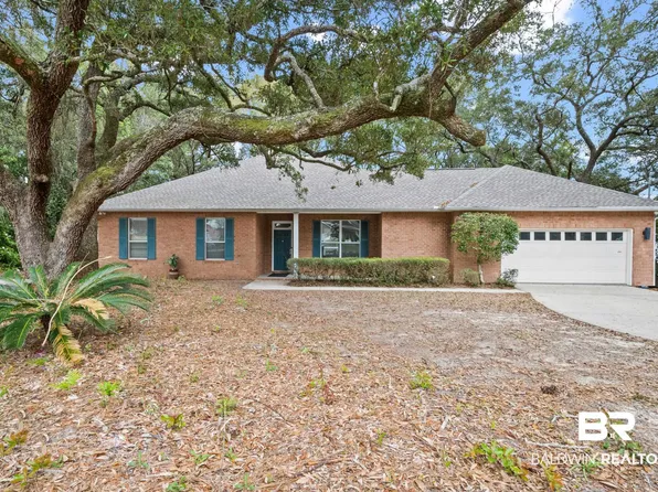 2116 Club House Dr, Lillian, AL 36549