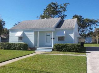 903 N 20th St, Morehead City, NC 28557