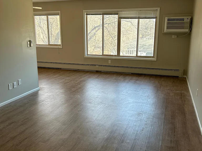 Maple Commons Apartments — Photo 30