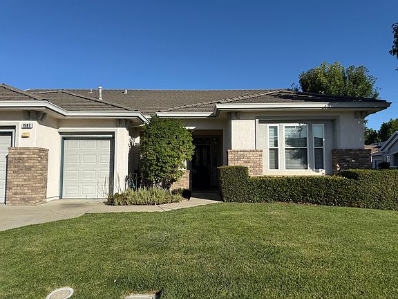 2nd image of 1587 Regent Dr