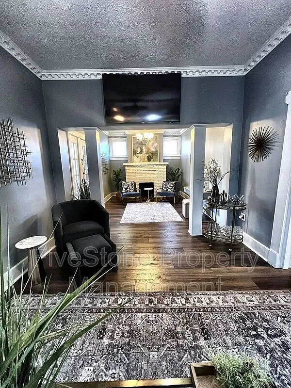 2 bed, 1.0 bath, 1448 sqft, $1,650 — Photo 3