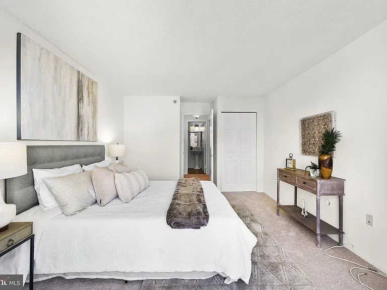 2018 Walnut St #32-16J — Photo 17