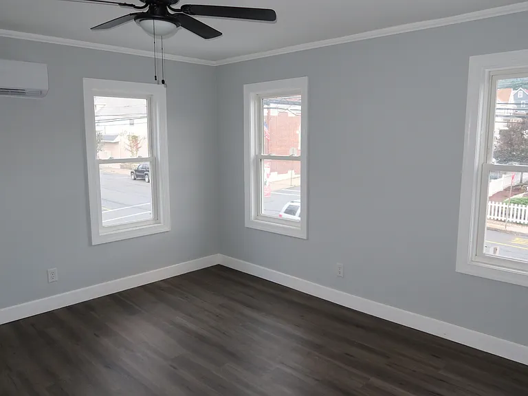 61 E Phillips St #B — Photo 10