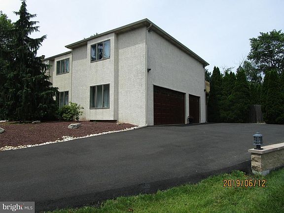 4th image of 450 Cloverly Ln
