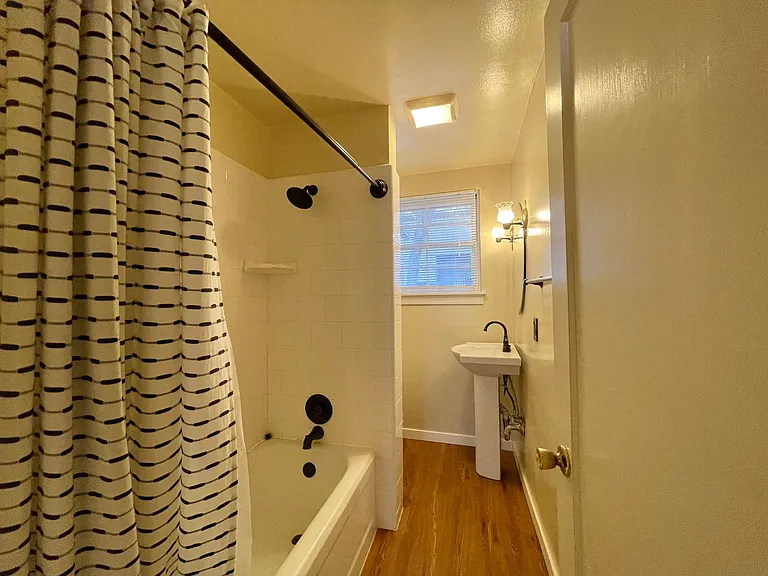 BRO1845 -Units A-D* — Photo 9