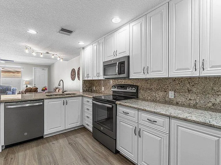 4506 Illicium Dr — Photo 3