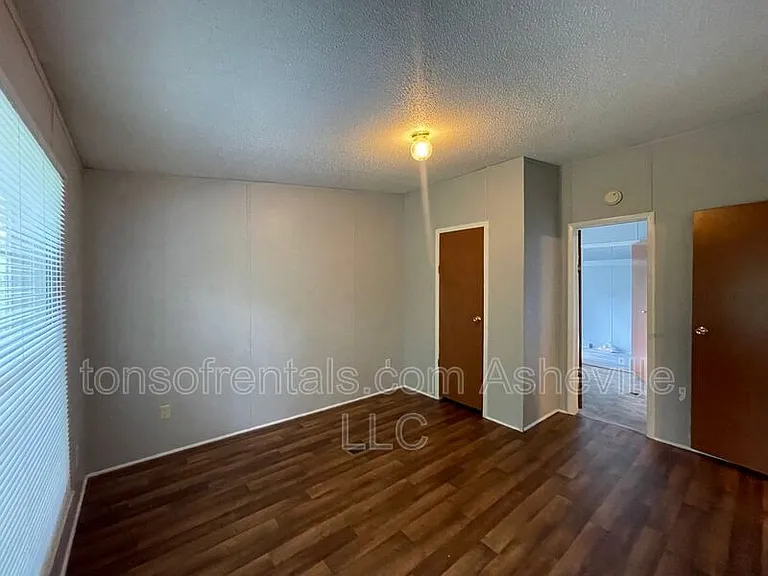 132 Josiah Ln — Photo 11