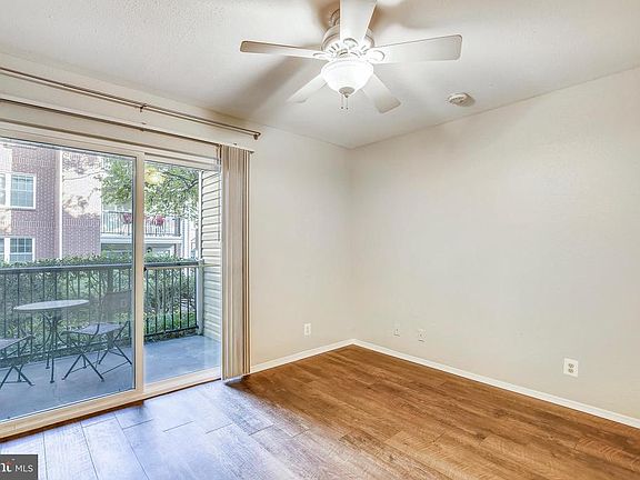 5th image of 3308 Wyndham Cres #121