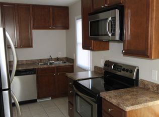 8004 Park Dr, Ralston, NE 68127