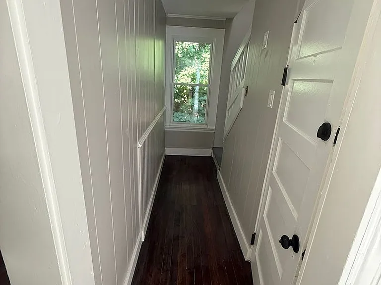 82 Bartholomew St — Photo 8