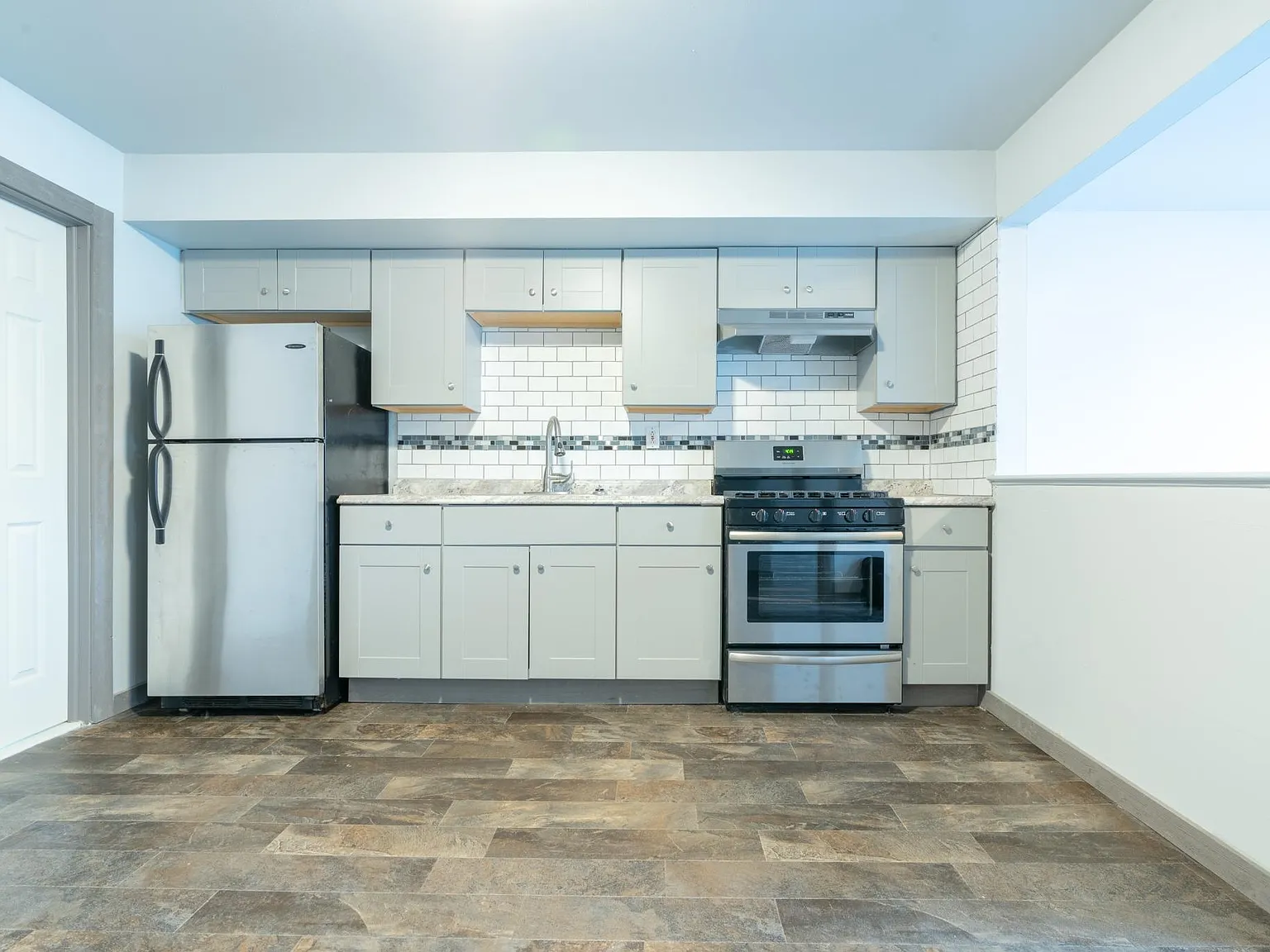 253 Sherman Ave — Photo 2
