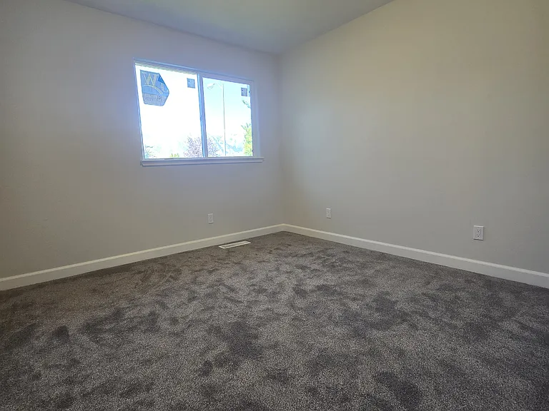 1340 Leonard Rd — Photo 16