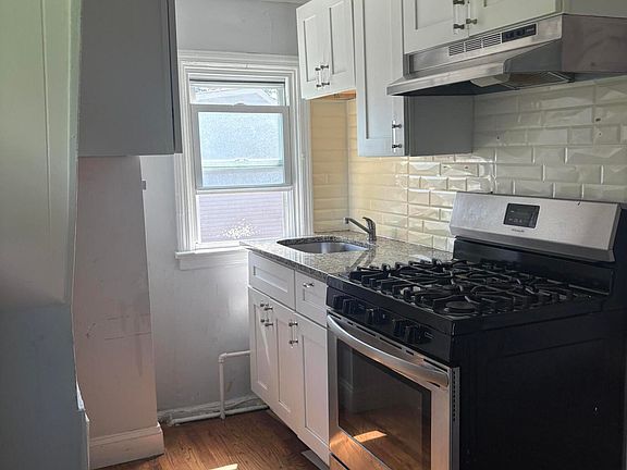 5th image of 517 George Rd