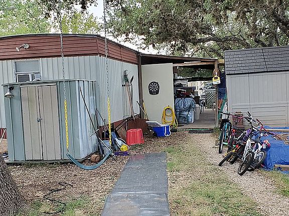 5th image of 113 Green Meadow Dr S