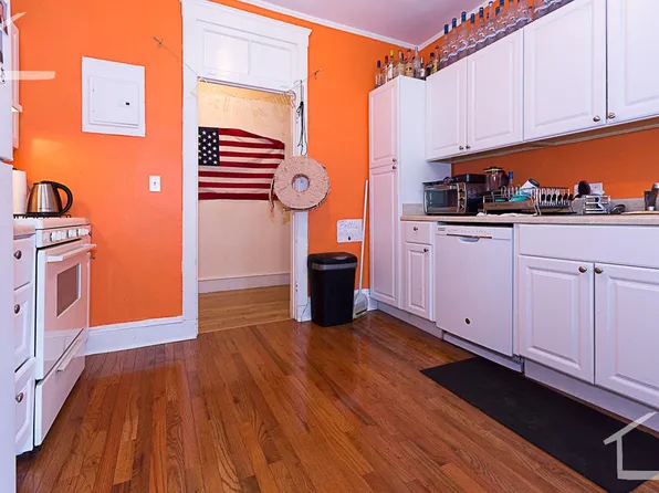 322 Saint Paul St, Brookline, MA