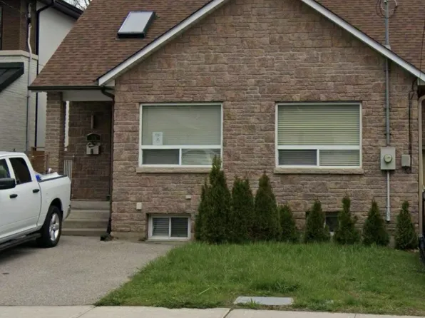 13 Broadview Ave, Mississauga, ON L5H 2S8