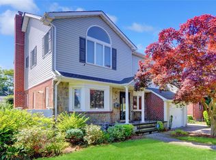 46 Aberdeen Rd, New Hyde Park, NY 11040