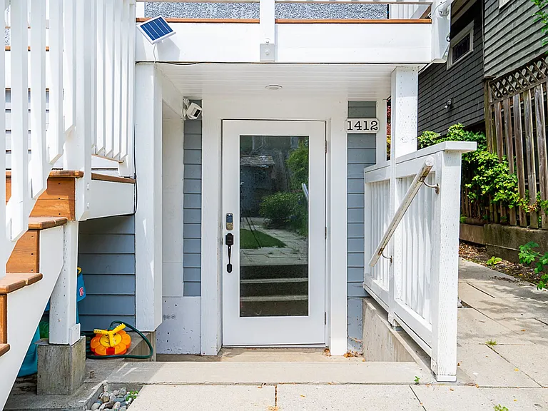 1412 E 10th Ave — Photo 2
