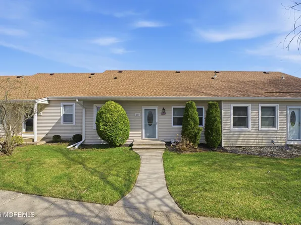 110 Henley Court #C, Freehold, NJ 07728