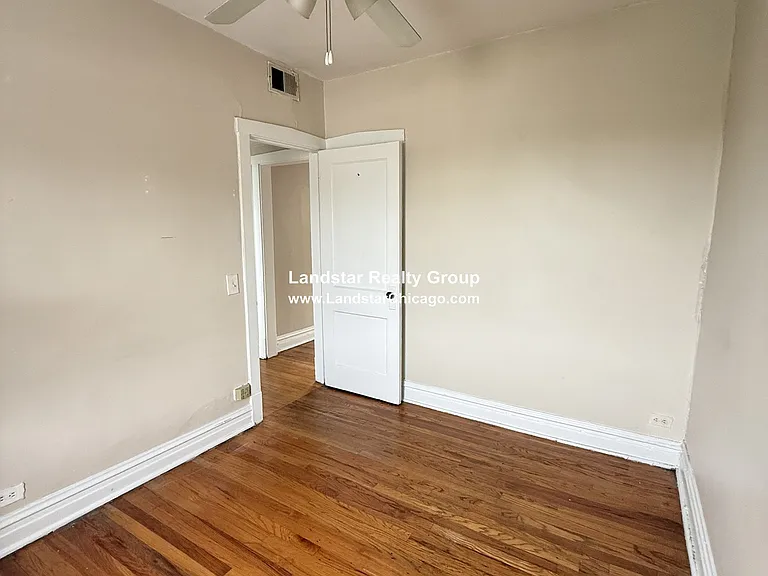 3052 W Berteau Ave #3 — Photo 6