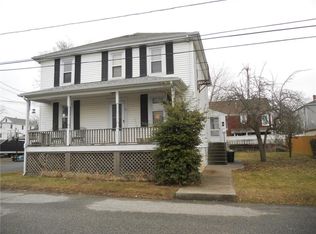 4 Center St, Bristol, RI 02809
