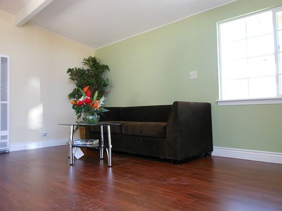 3rd image of 1373 Cliffwood Dr