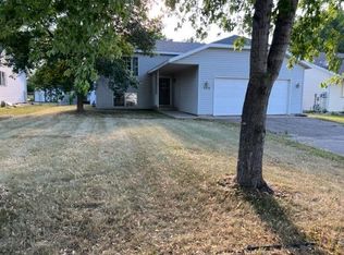 705 Pleasant View Ln, Litchfield, MN 55355