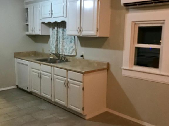 Kitchen, new dishwasher