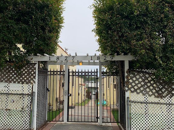 Front entry gate